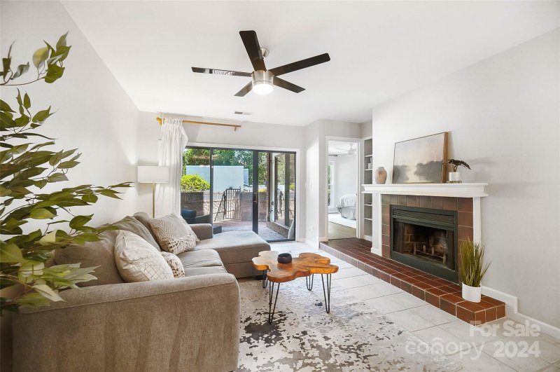 Property image 2 at 2719 Selwyn Avenue, Charlotte, NC 28209