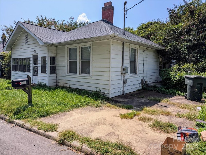 Property image 3 at 405 S Highland Street, Gastonia, NC 28052