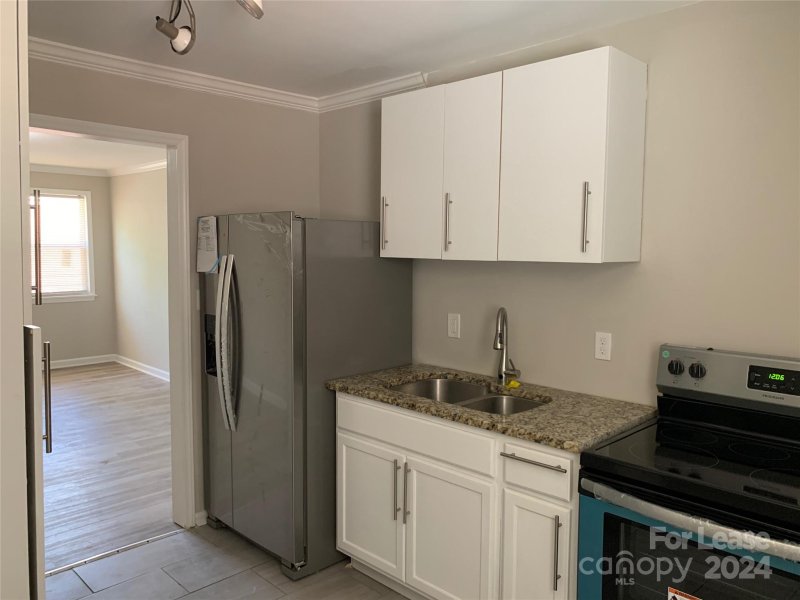 Property image 3 at 2717 Columbus Circle, Charlotte, NC 28208