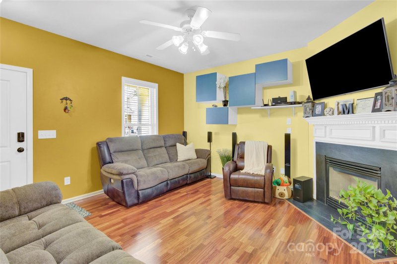 Property image 4 at 4722 Eaves Lane, Charlotte, NC 28215