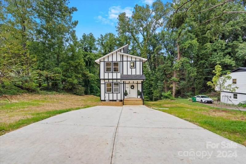 Property image 3 at 448 Westham Ridge Road, Charlotte, NC 28217