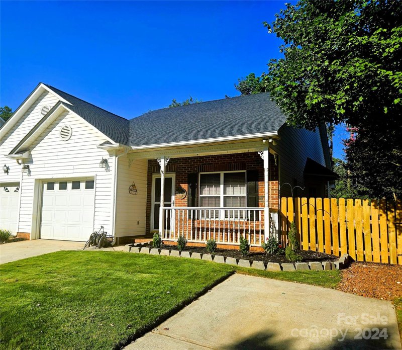 Property image 2 at 415 Danielle Way, Fort Mill, SC 29715
