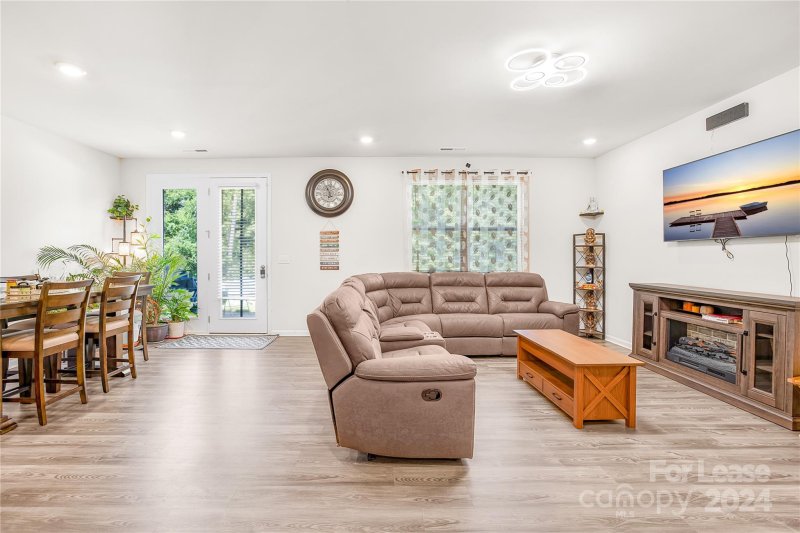 Property image 4 at 3124 Bluff Hill Lane, Charlotte, NC 28215