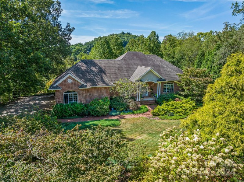 Property image 5 at 242 S Plains Drive, Asheville, NC 28803