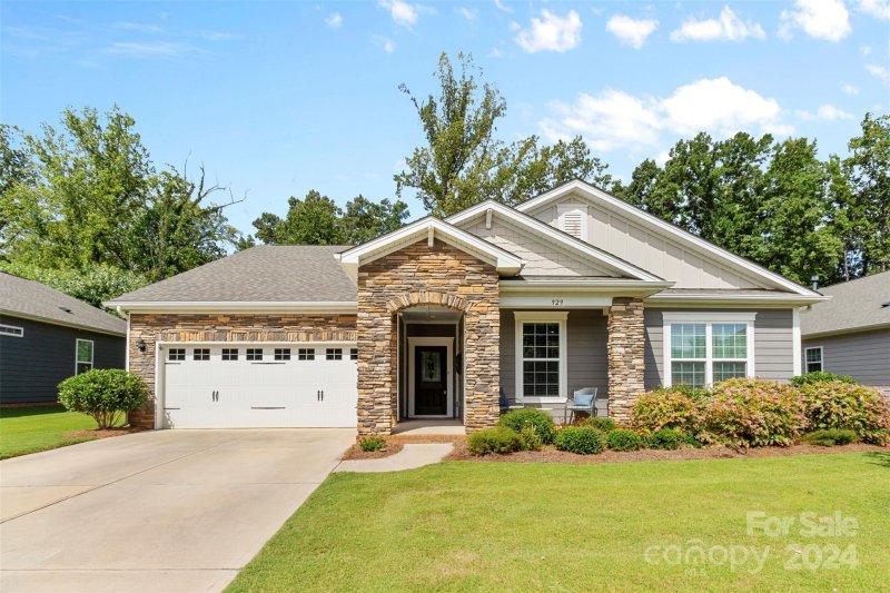 929 Mayapple Way