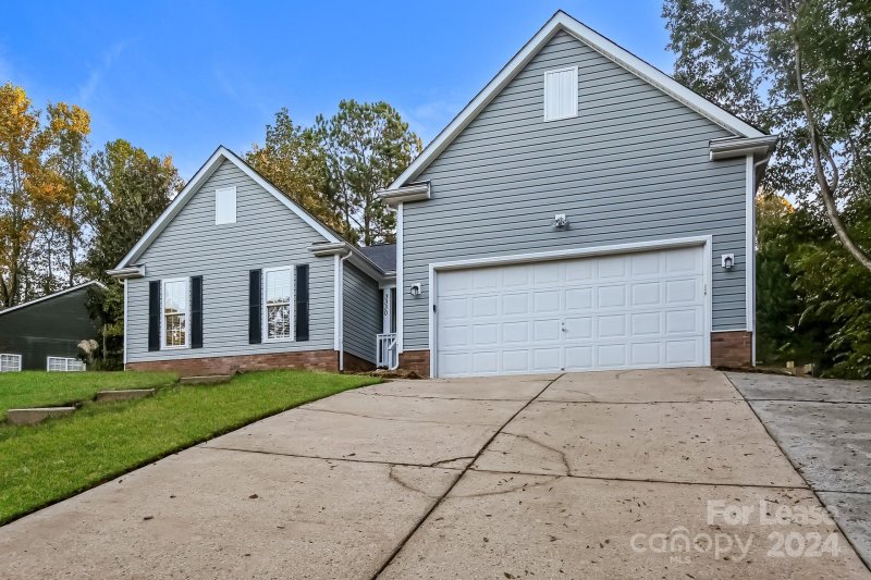 Property image 3 at 3330 Crescent Knoll Drive, Matthews, NC 28105