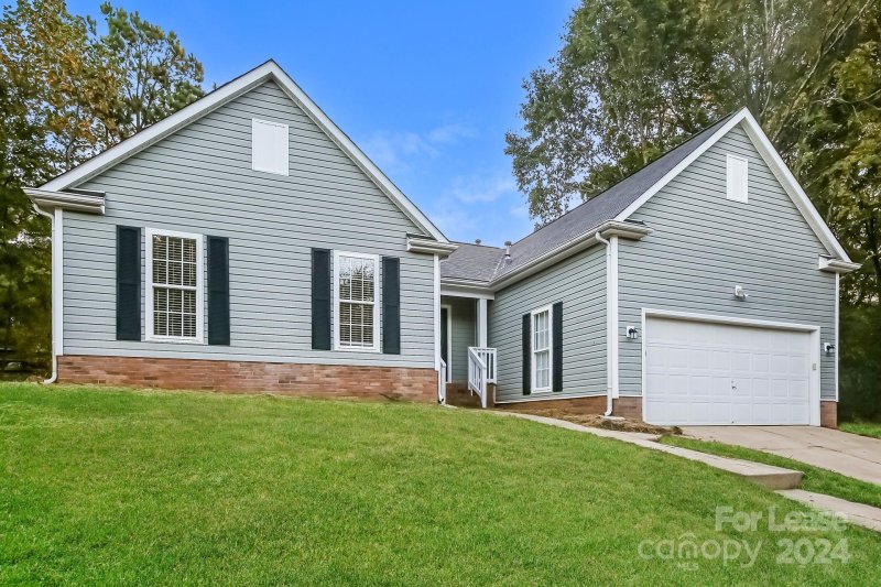 Property image 4 at 3330 Crescent Knoll Drive, Matthews, NC 28105