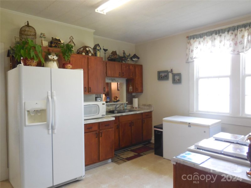 Property image 5 at 2452 Milton Avenue, Gastonia, NC 28052