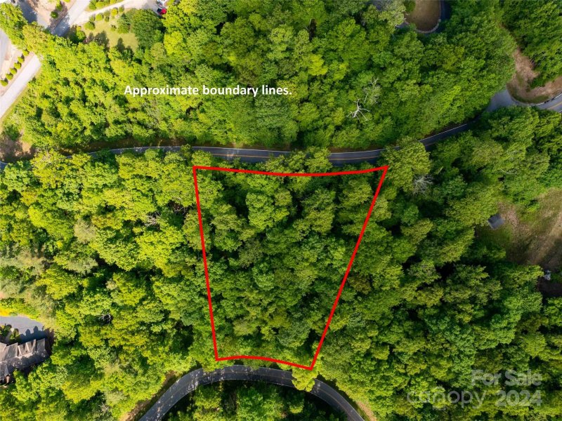 Property image 5 of 166 Chattooga Run in Champion Hills, Hendersonville, NC 28739