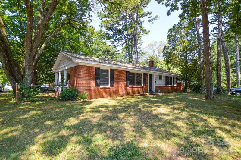 Property image 2 at 2220 Eastway Drive, Charlotte, NC 28205