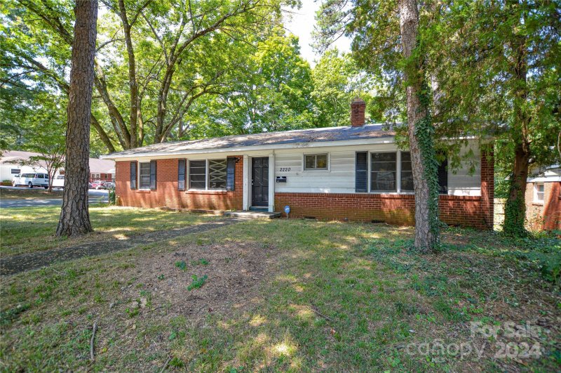 Property image 3 at 2220 Eastway Drive, Charlotte, NC 28205