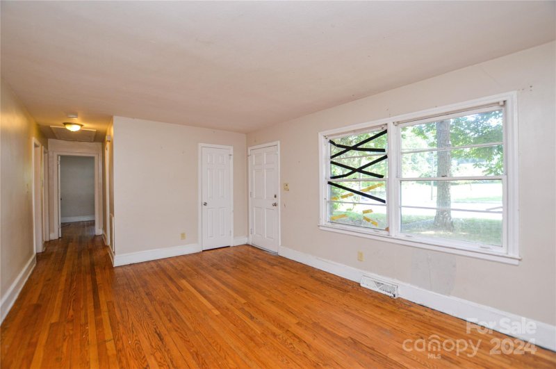 Property image 4 at 2220 Eastway Drive, Charlotte, NC 28205