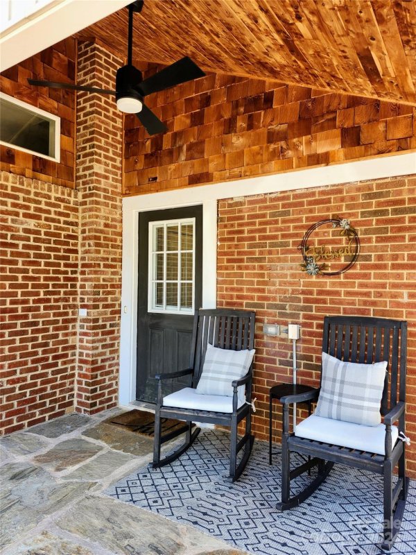 Property image 3 at 10 Spruce Pine Drive, Belmont, NC 28012