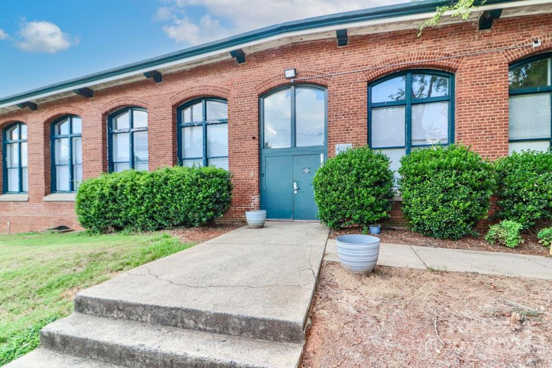 Property image 4 at 201 S Hoskins Road, Charlotte, NC 28208