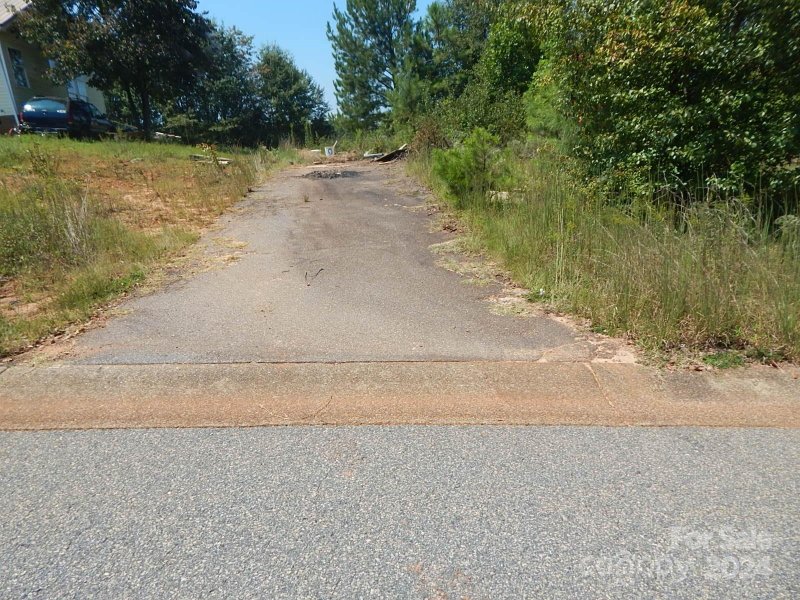 Property image 3 at 2127 Quarter Crest Drive, Newton, NC 28658