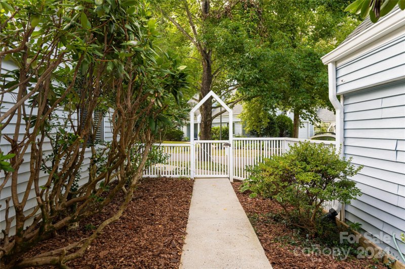 Property image 4 at 14 Stuart Circle, Asheville, NC 28804