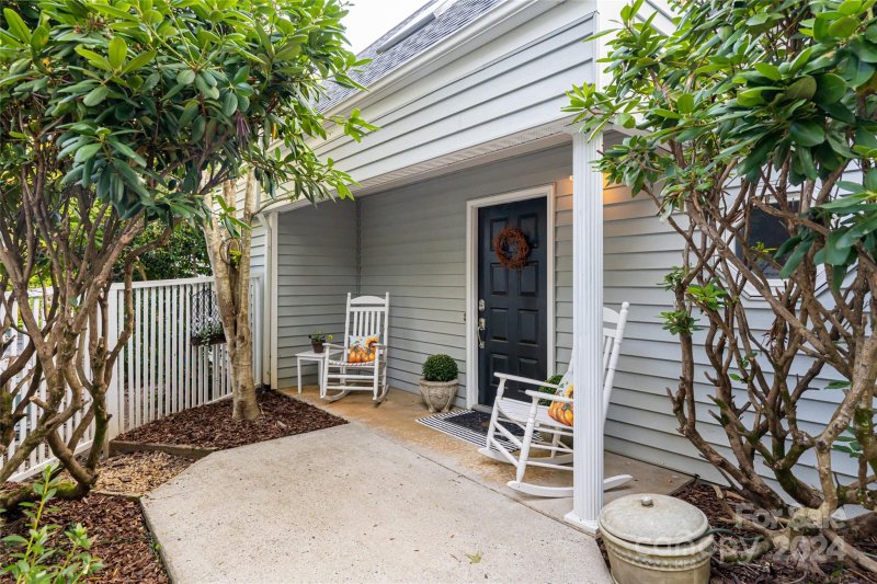 Property image 5 at 14 Stuart Circle, Asheville, NC 28804