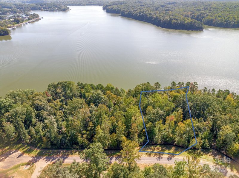 Property image 2 at 852 Lakeforest Drive, Belmont, NC 28012