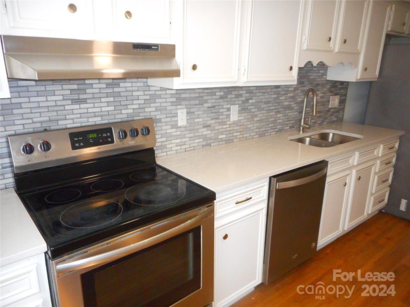 Property image 3 at 10921 Hunter Trail Lane, Charlotte, NC 28226