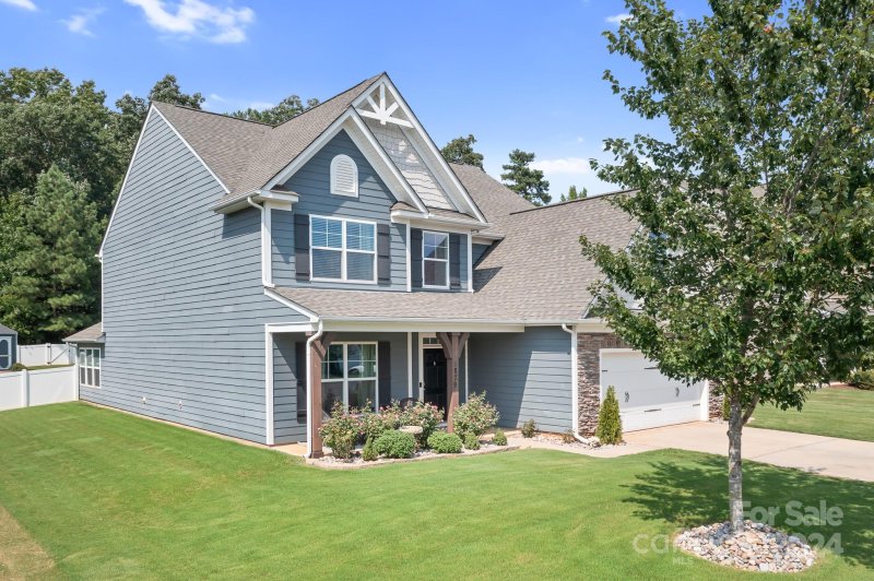 Property image 4 at 5879 Mcclintock Drive, Denver, NC 28037