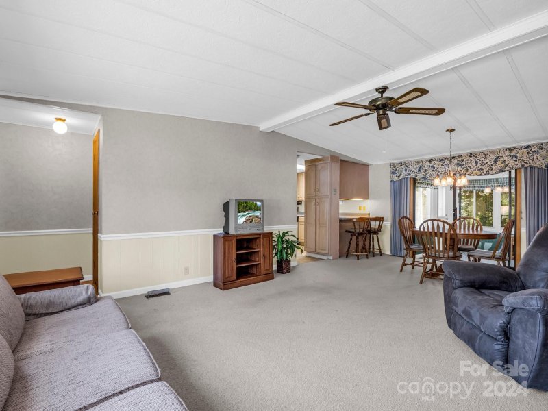 Property image 5 at 225 Cranbrook Circle, Hendersonville, NC 28792