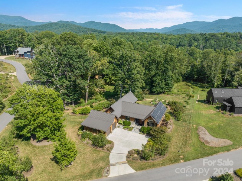 Property image 3 at 73 Wandering Oaks Way, Asheville, NC 28805