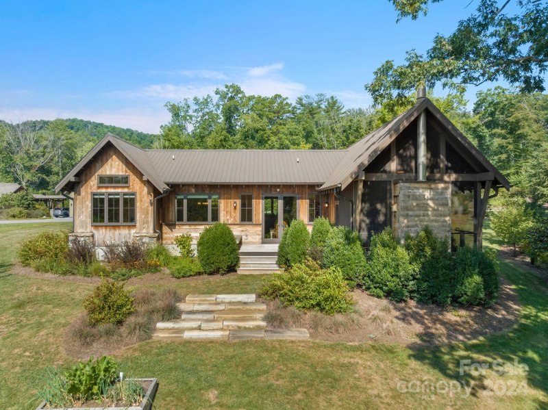 Property image 4 at 73 Wandering Oaks Way, Asheville, NC 28805