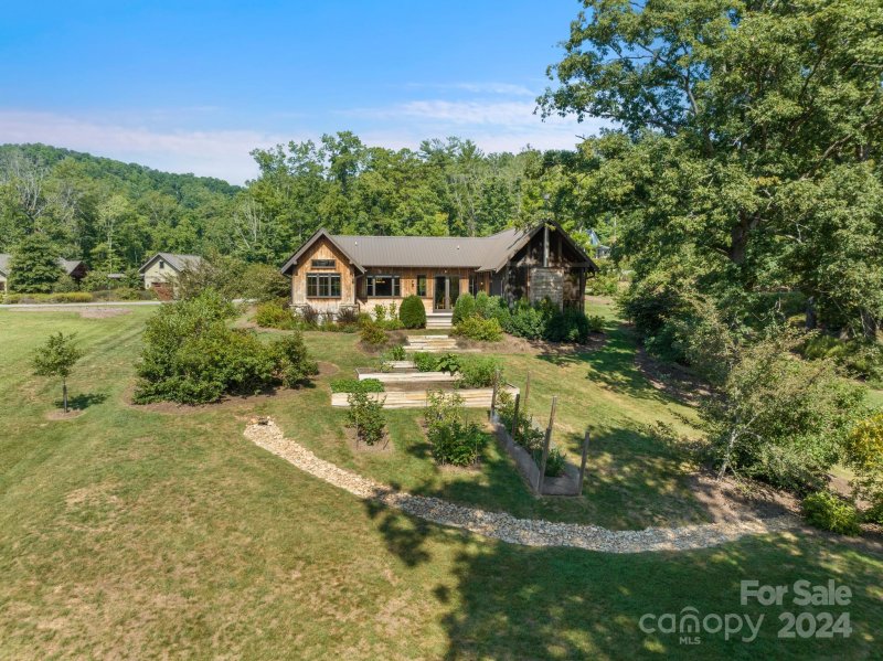 Property image 5 at 73 Wandering Oaks Way, Asheville, NC 28805