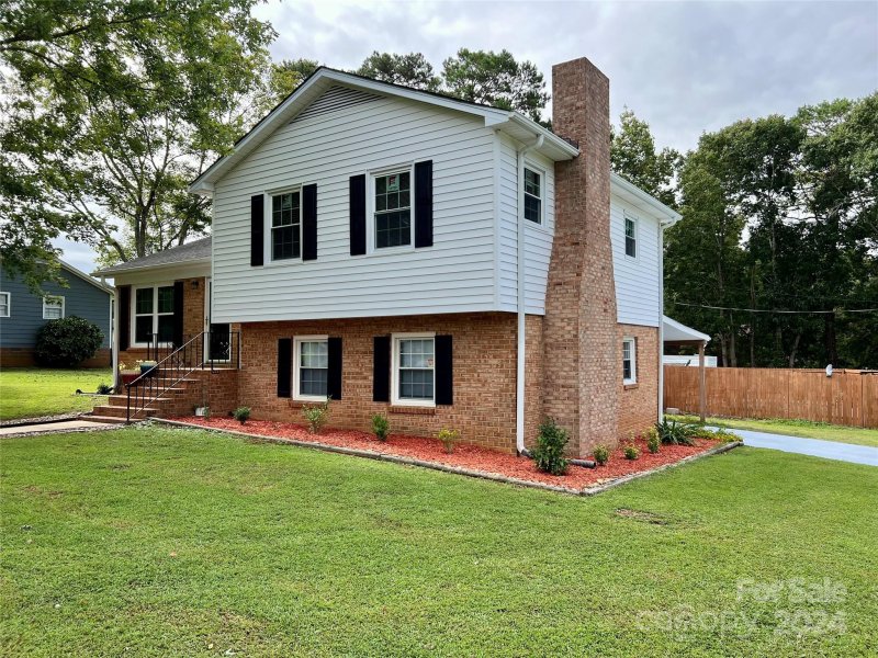 Property image 2 at 4821 Buckeye Lane, Gastonia, NC 28056