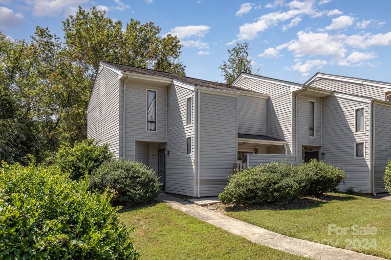 7846 Hummingbird Lane