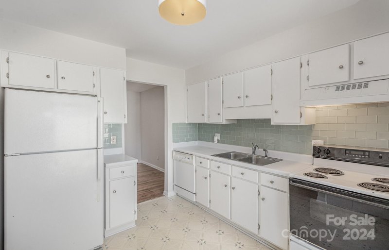 Property image 5 at 7846 Hummingbird Lane, Charlotte, NC 28212