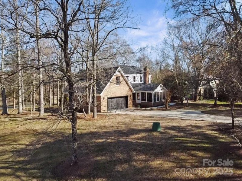 Property image 5 of 8503 Foxbridge Drive in Providence Place, Matthews, NC 28104