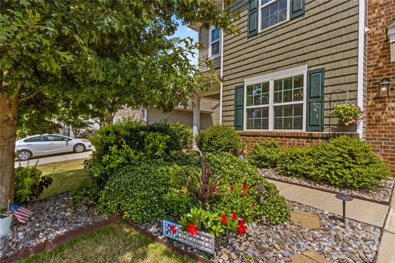 Property image 5 at 136 Sequoia Street, Mooresville, NC 28117