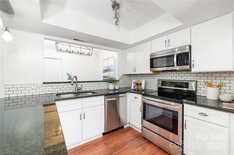 Property image 5 at 9417 S Vicksburg Park Court, Charlotte, NC 28210