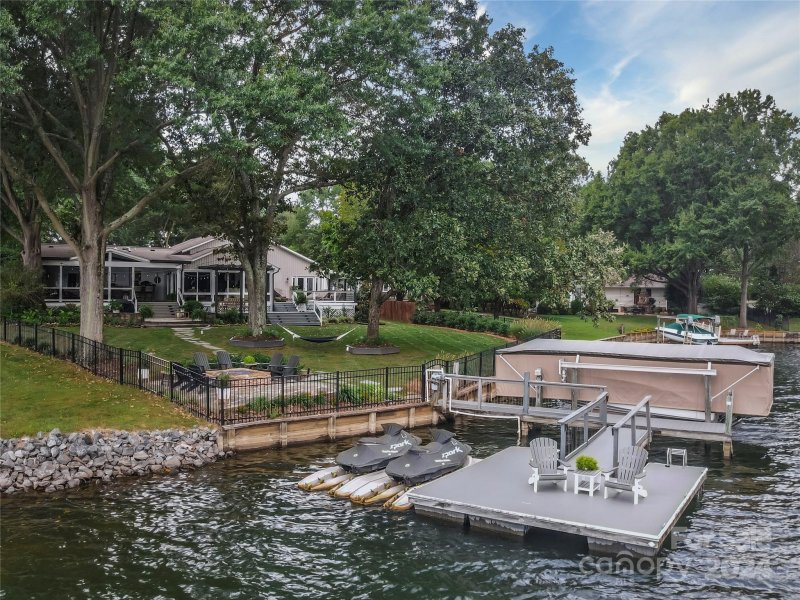 Property image 2 at 18026 Whispering Oaks Drive, Cornelius, NC 28031