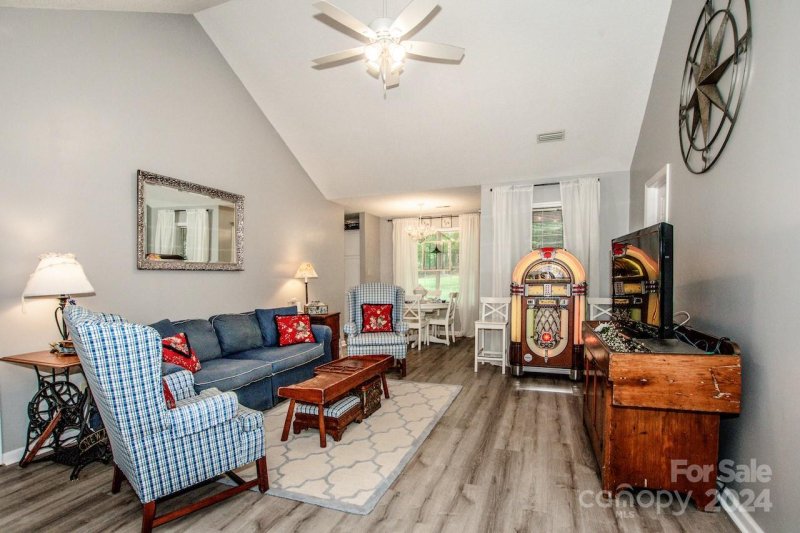 Property image 4 at 194 Valleybrook Drive, Denver, NC 28037