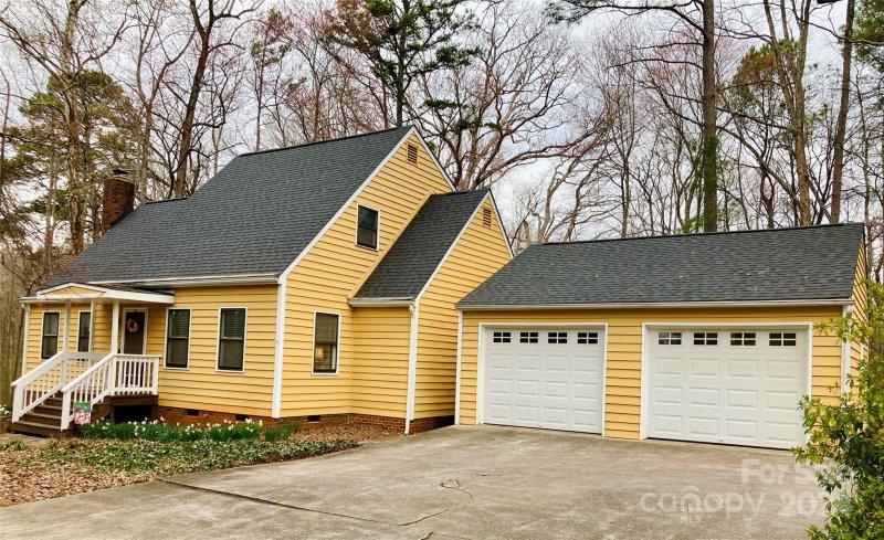 Property image 2 at 1490 Kensington Circle, Newton, NC 28658