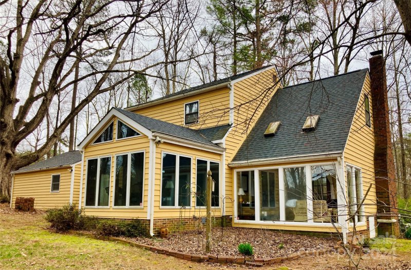 Property image 3 at 1490 Kensington Circle, Newton, NC 28658