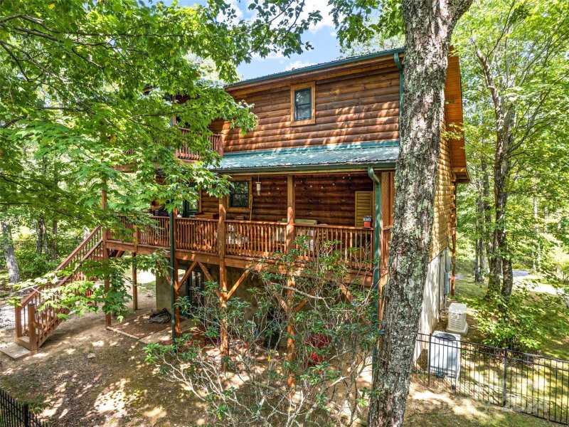 Property image 2 at 123 Chickadee Lane, Maggie Valley, NC 28751