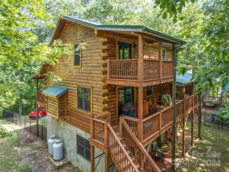 Property image 3 at 123 Chickadee Lane, Maggie Valley, NC 28751