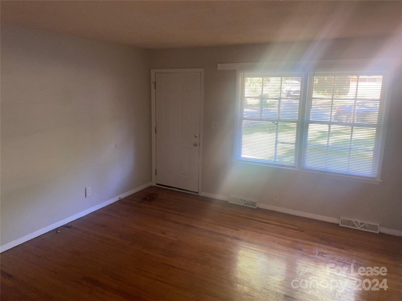 Property image 3 at 611 Blendwood Drive, Charlotte, NC 28215