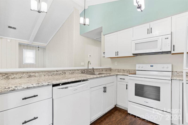 Property image 4 at 7610 King Richard Court, Charlotte, NC 28227