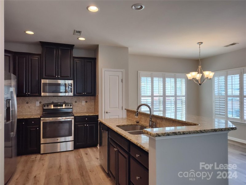 Property image 3 at 2520 Alyssa Lane, Charlotte, NC 28208