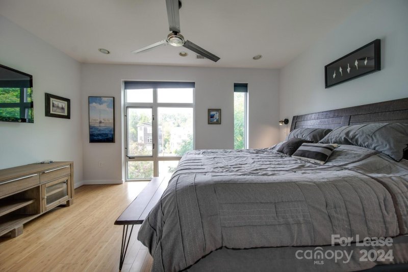 Property image 4 at 322 Viburnum Way Court, Charlotte, NC 28208