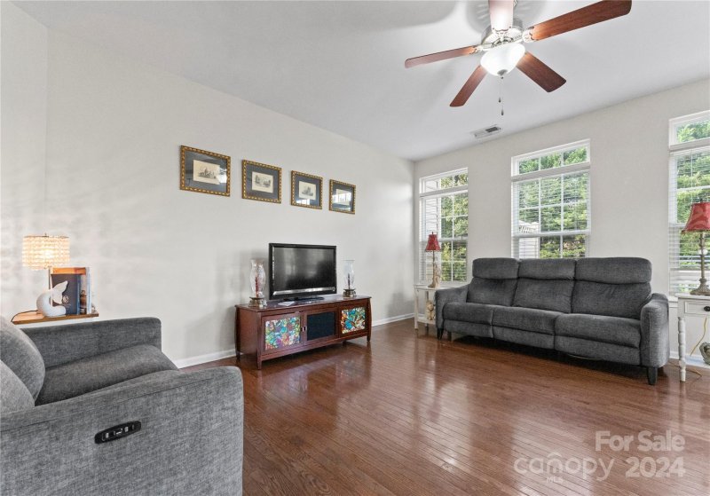 Property image 3 at 19113 Chandlers Landing Drive, Cornelius, NC 28031