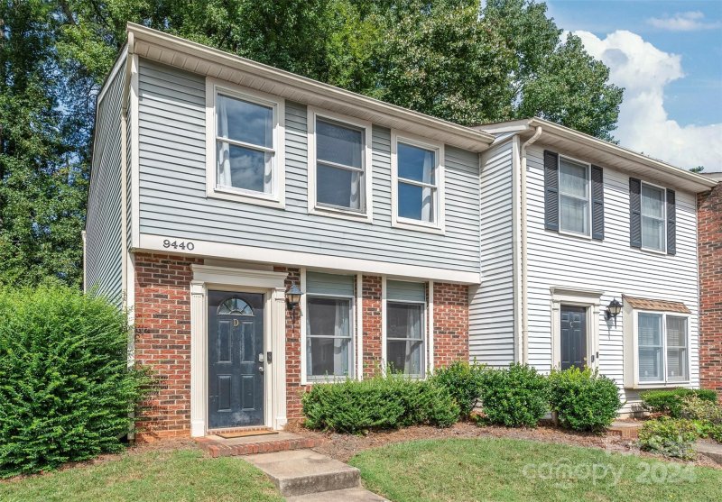 Property image 2 at 9440 Lexington Circle, Charlotte, NC 28213