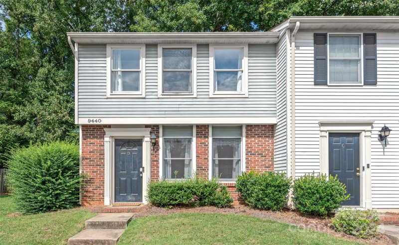 Property image 3 at 9440 Lexington Circle, Charlotte, NC 28213