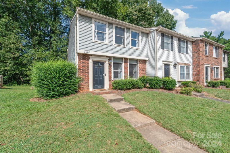 Property image 4 at 9440 Lexington Circle, Charlotte, NC 28213