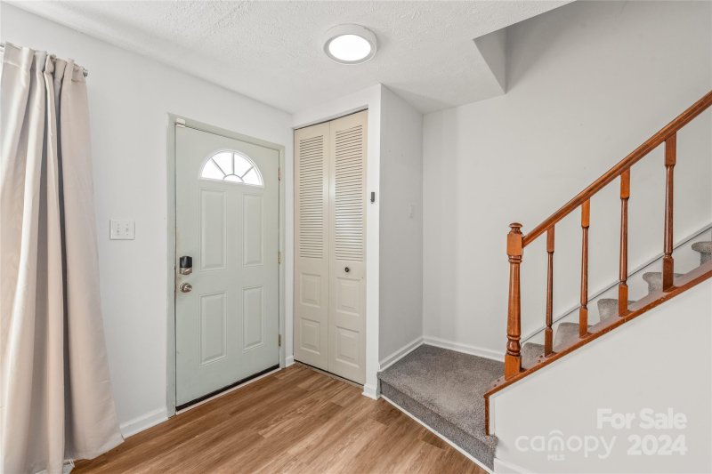 Property image 5 at 9440 Lexington Circle, Charlotte, NC 28213