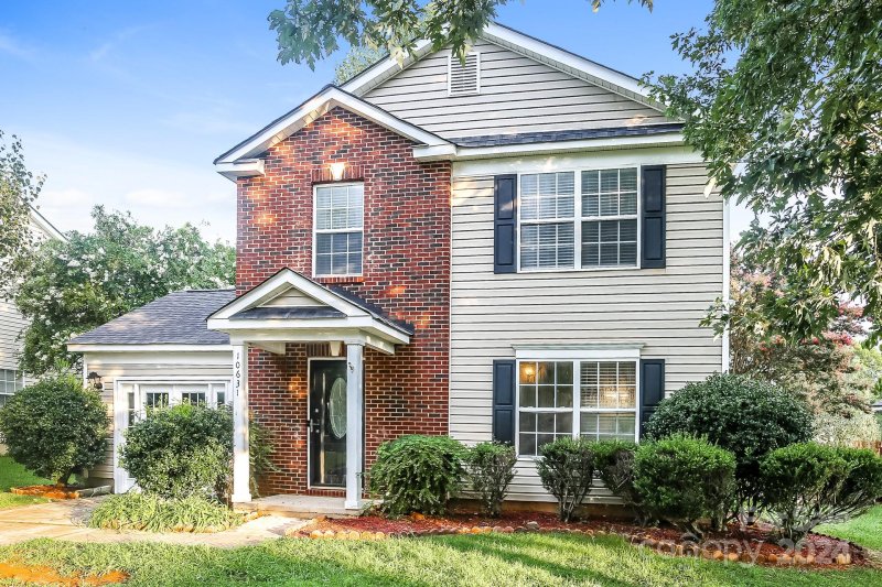 Property image 3 at 10631 Coulport Lane, Charlotte, NC 28215